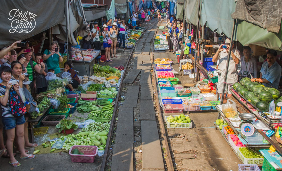 Guide to Bangkok's Major Sights & Bonkers Train Market - Phil and Garth