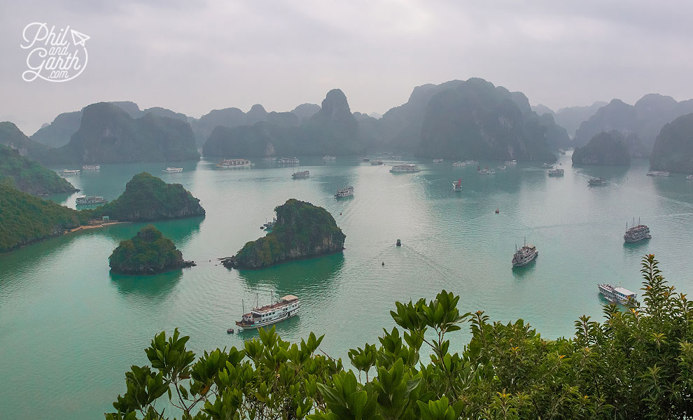 - Ha Long Bay, Vietnam - Travel guide & 60 second video tips and facts