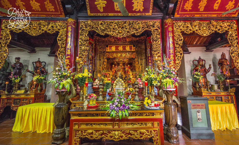 Inside the Tran Quoc temple