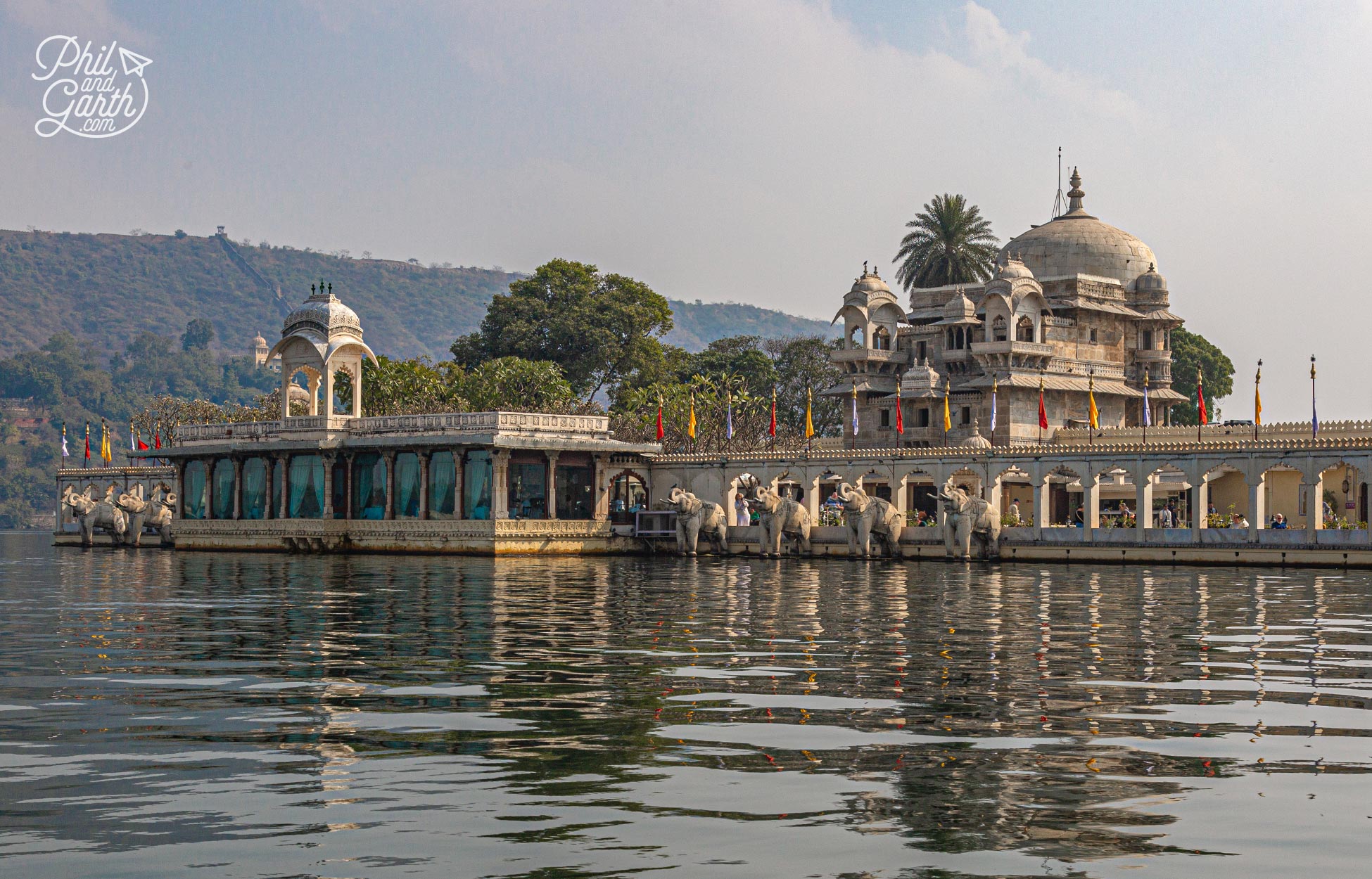 Boat trip on Lake Pichola to the Jagmandir Palace, now a hotel