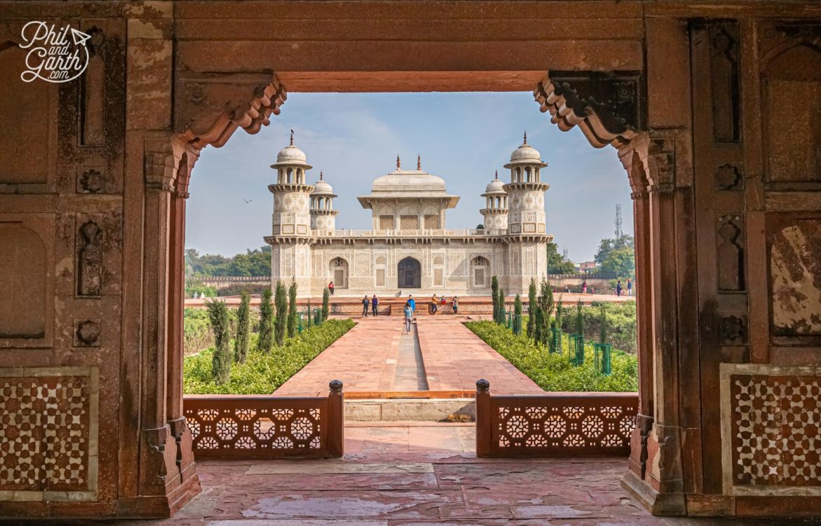 Agra Itinerary - 2 Days Of World Famous Sights - Phil and Garth