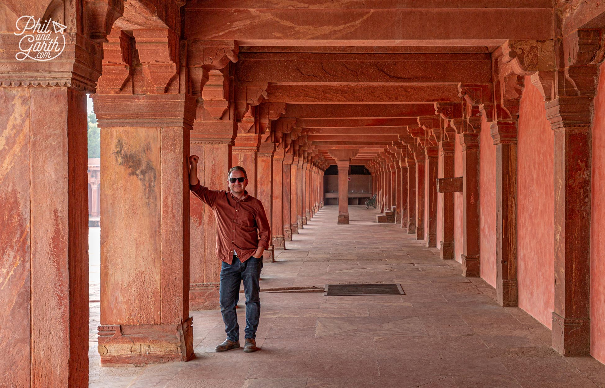 Garth blending into the sandstone walls at Fatehpur Sikri