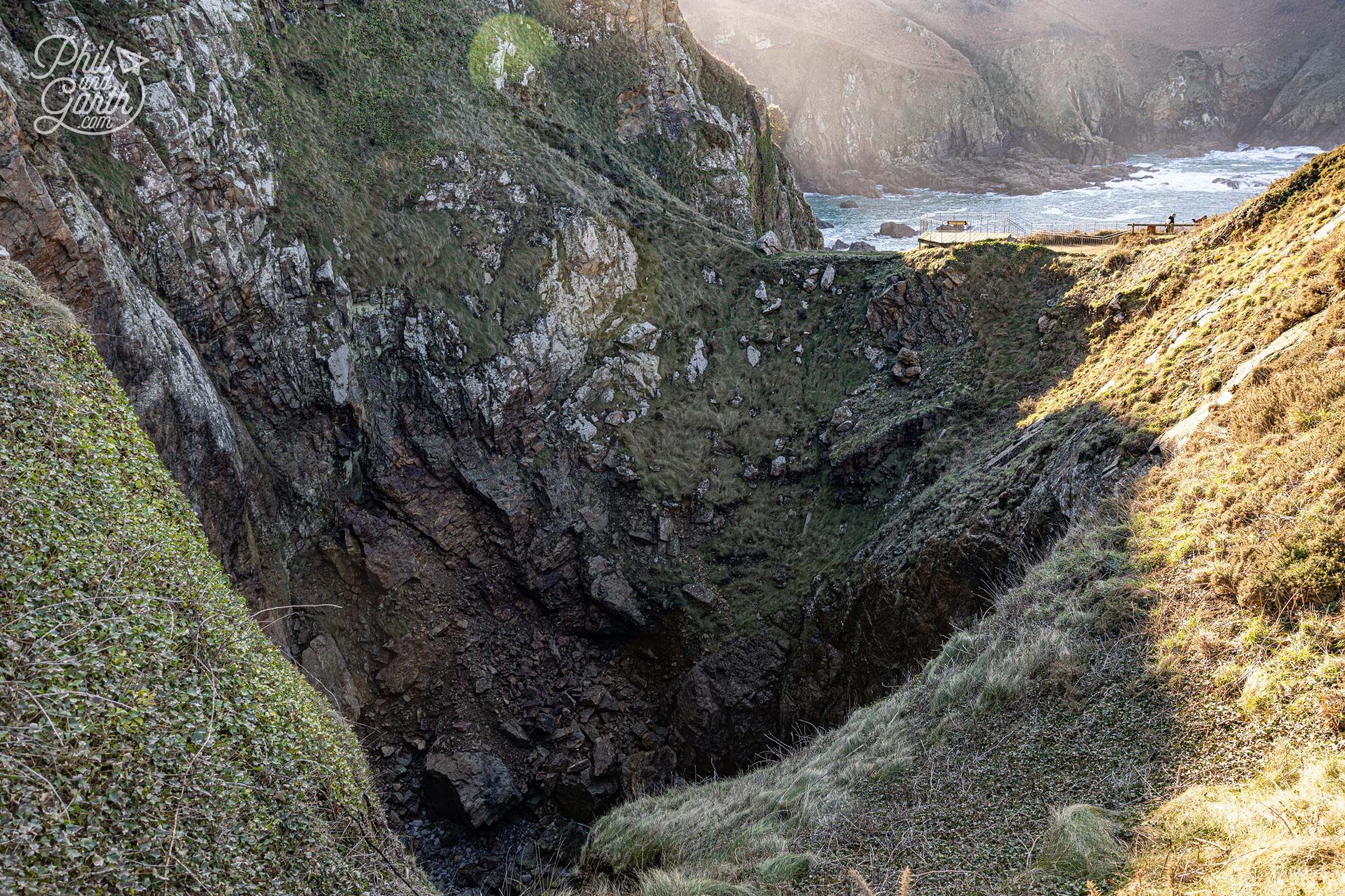 The viewing platform above Devil's Hole Jersey